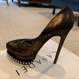 Casadei bronze pumps w pearl trim New in Box